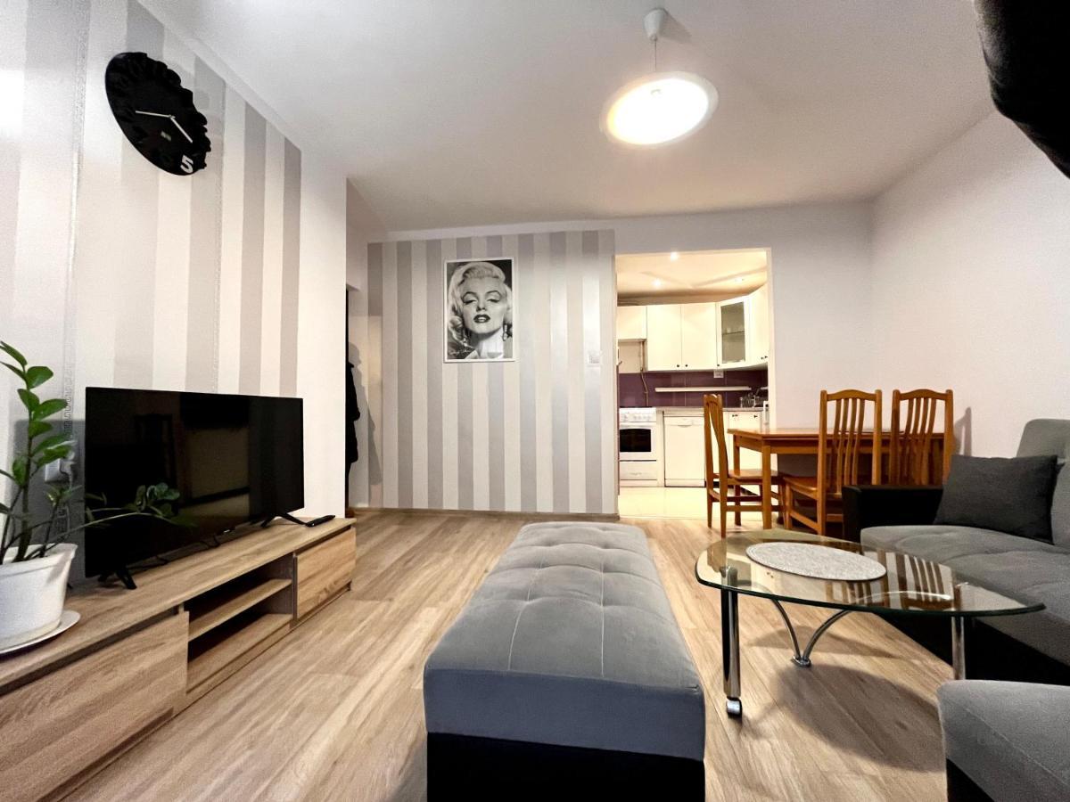 Charmig Apartment Krasków Εξωτερικό φωτογραφία